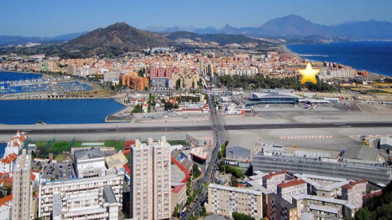 Beach, City & Gibraltar La Línea de la Concepción Exteriér fotografie